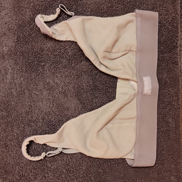 SKIMS Cream and Tan Bra - Picture 1 of 4